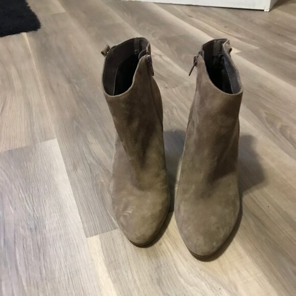 Marc Fisher Ladies Suede Leather Boots Size 9 - Picture 2 of 7
